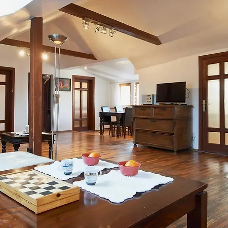 Regina House- Sv. Mikalojaus 13 Апартаменты *