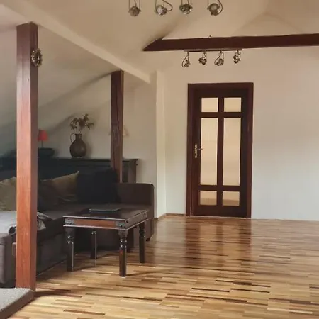 Regina House- Sv. Mikalojaus 13 *