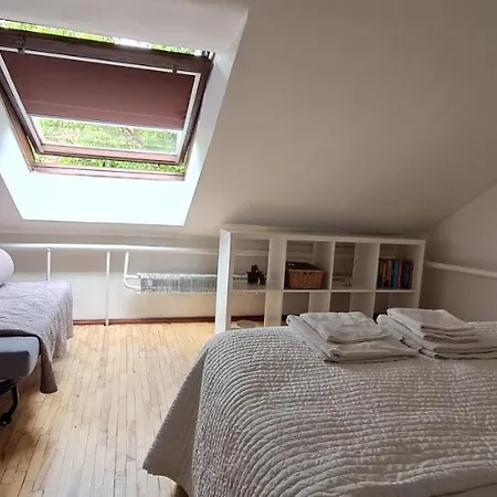 Regina House- Sv. Mikalojaus 13 *