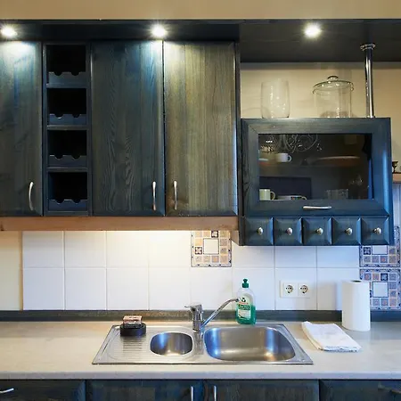 Regina House Apartment *